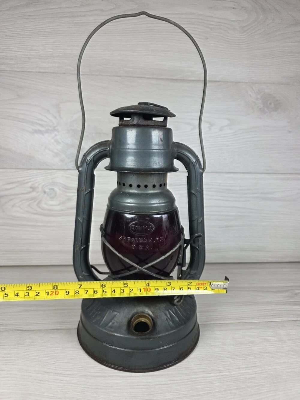 Vintage DIETZ LITTLE WIZARD Kerosene Lantern Red Globe Syracuse NY USA b199
